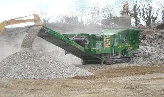 Heaviy machines in open pit gold mining